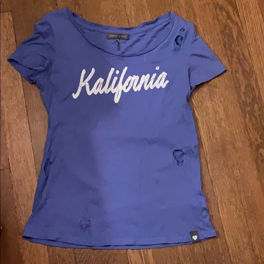 Kalifornia Distressed Top